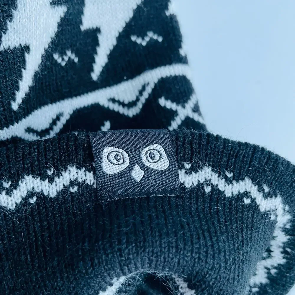 Harry Potter Expecto Patronum OwlCrate Beanie Hat Black & White Knit